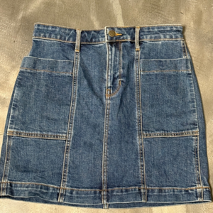 Old‎ Navy Denim Mini Skirt Pockets Dark Wash Jean Skirt Size 2